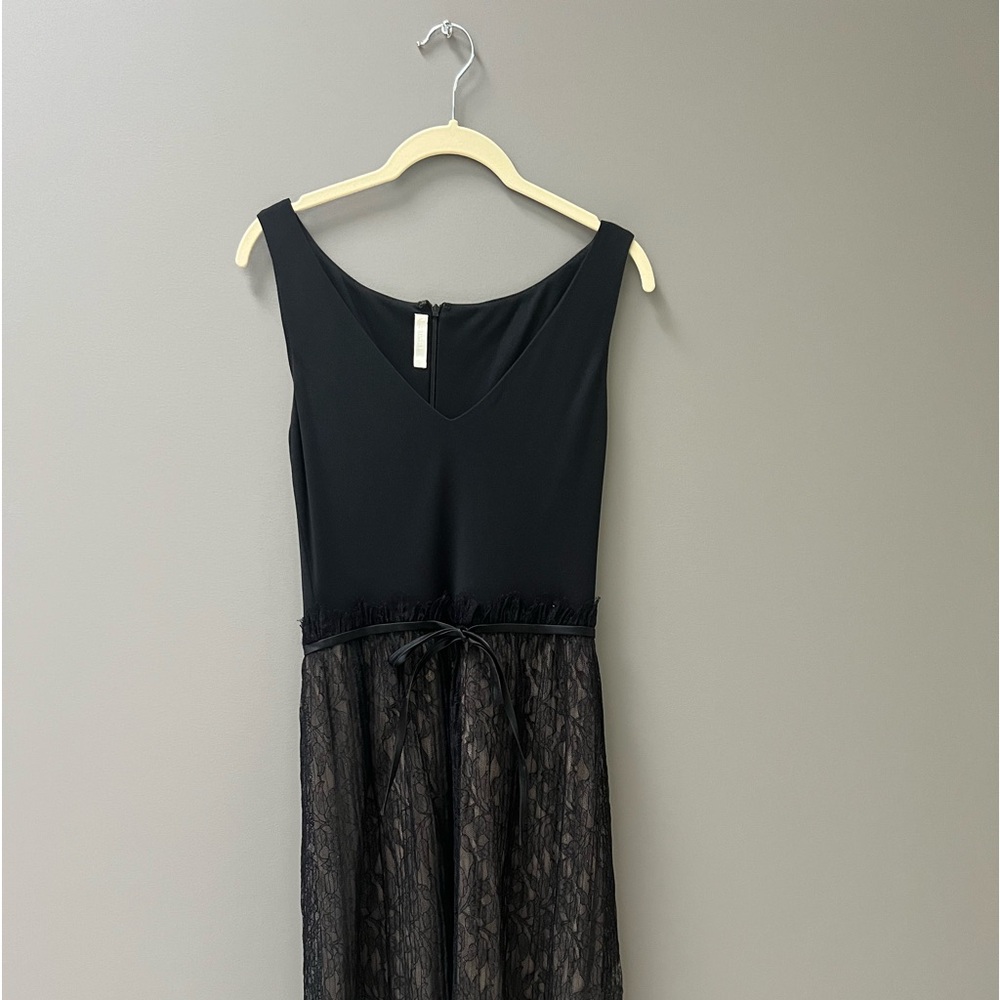 Beautiful cocktail dress with lace , black, size 6, excellent condition